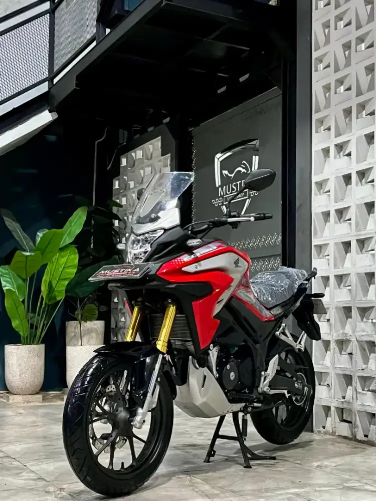 HONDA CB150X 2022- Chintia Mustika