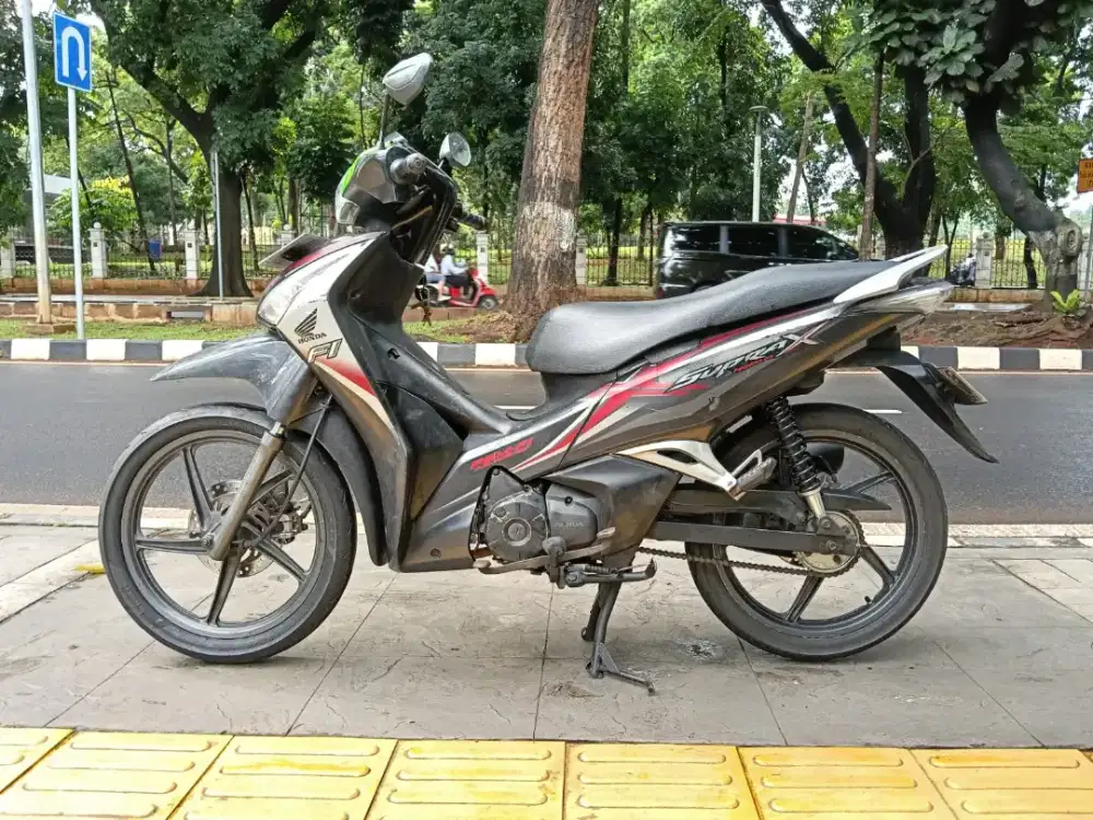 DIJUAL CASH HONDA SUPRA HELM IN THN 2014 PAJAK OFF 1X SIAP PAKAI