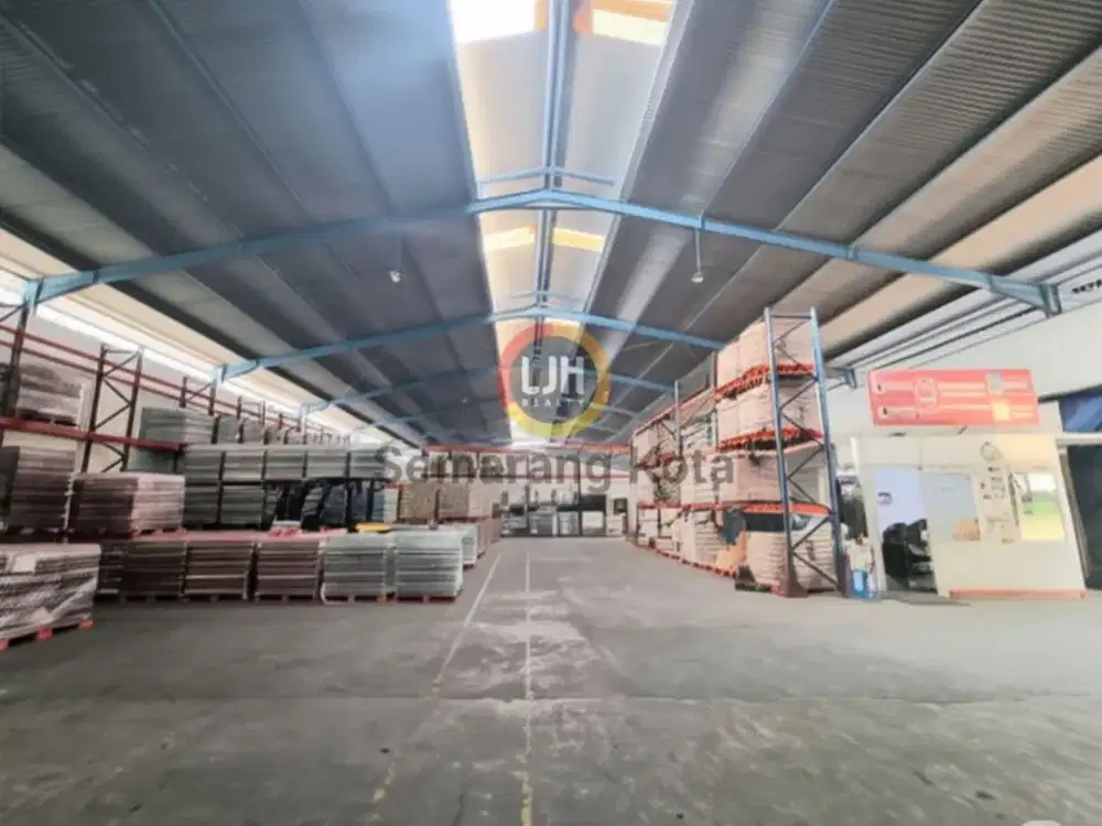 Gudang siap pakai di Tugu, Tambakaji