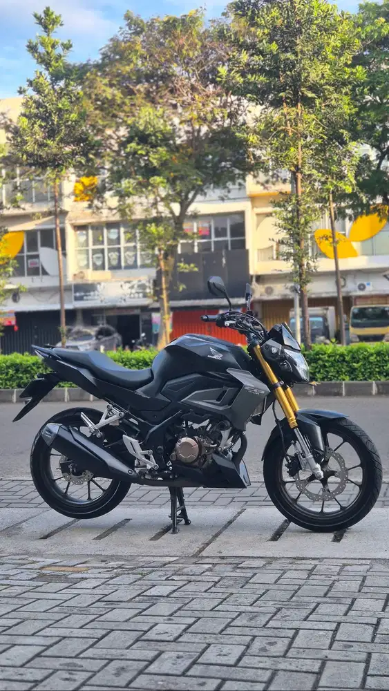 HONDA NEW CB150R 2023 HITAM LOW KM PAJAK PANJANG FULL MULUS