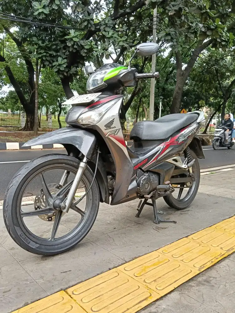 DIJUAL CASH HONDA SUPRA HELM IN THN 2014 PAJAK OFF 1X SIAP PAKAI