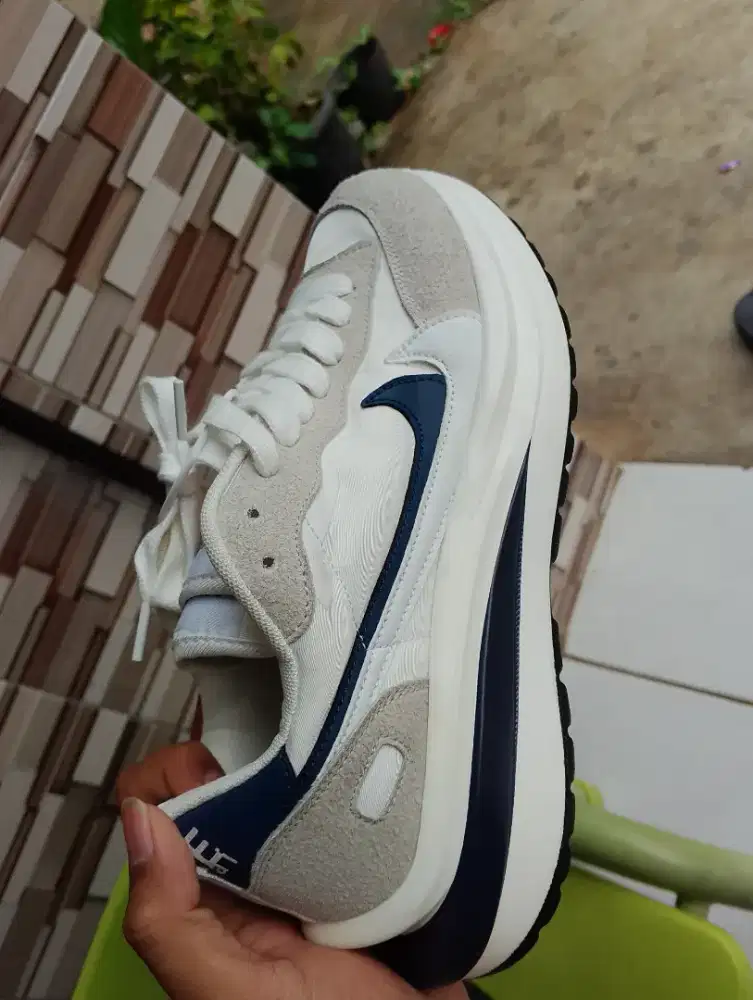 Nike Sacai white size 43
