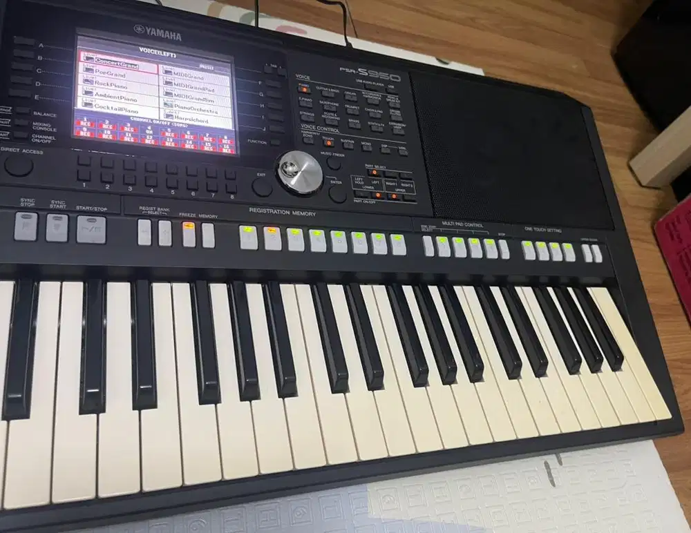 Keyboard PSR S950 dan Pedal Roland DP-10