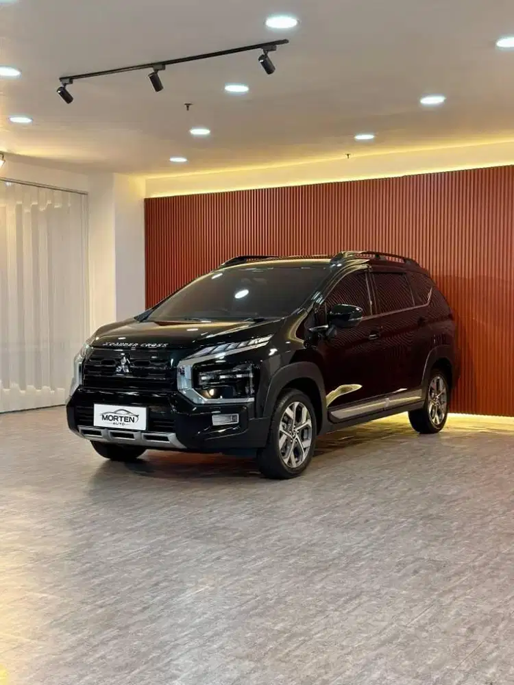 Mitsubishi Xpander Cross Premium Plus AT Tahun 2023 Km 14 Rb Recrod