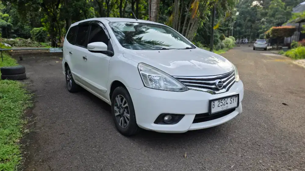 Grand livina xv 2018 matic putih last edition low km