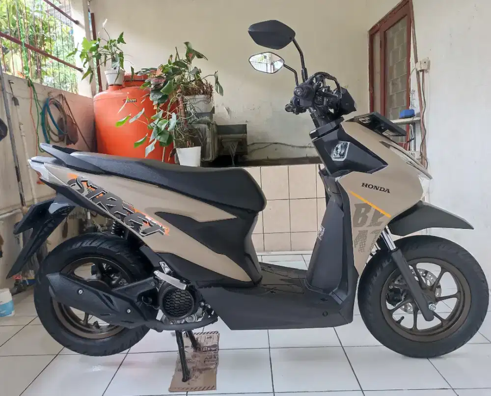Honda beat street tahun 2025 km 2000 plat Bekasi kota