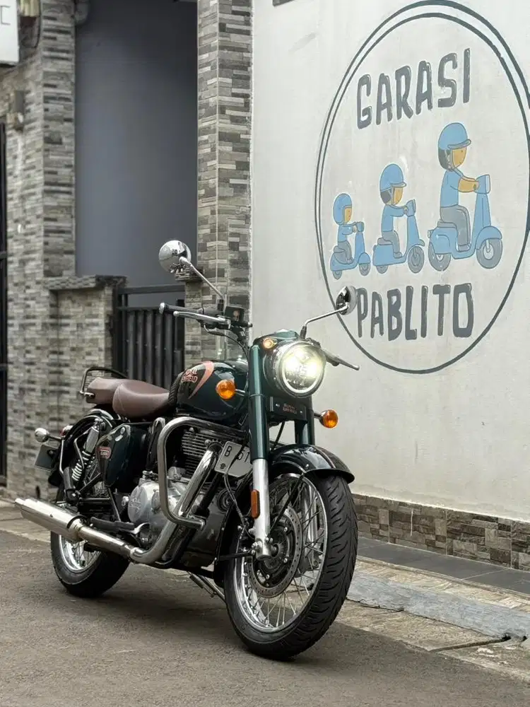 Royal enfield 350 classic green 2023
