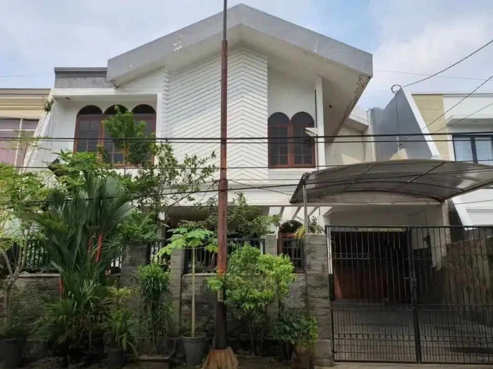 Rumah Dharmahusada Indah Strategis Siap Huni Marmer Bagus