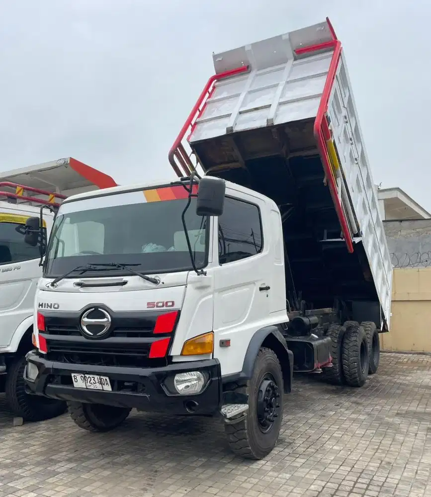 DUMP TRUK HINO 500 FM 260 JD TAHUN 2016