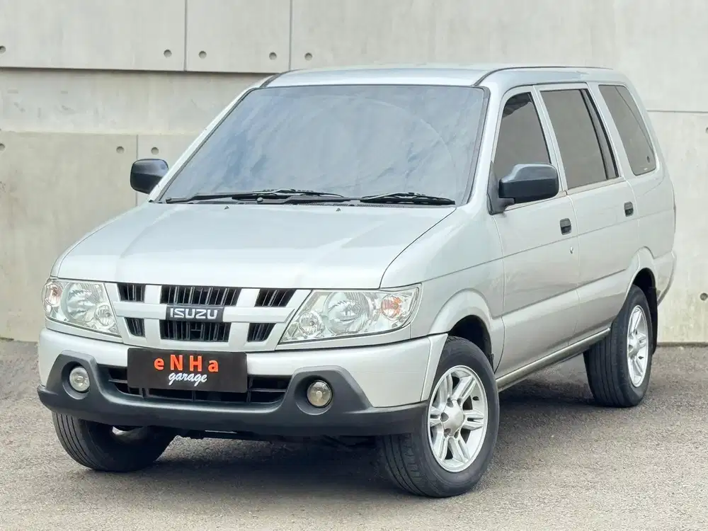 Plat H.. Isuzu Panther 2.5 LM M/T 2016.. eNHa garage Semarang..