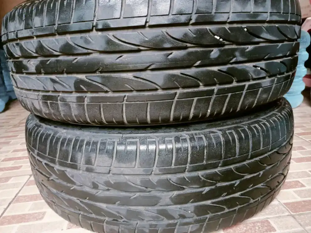 BAN BEKAS BRIGESTONE 215/60R17