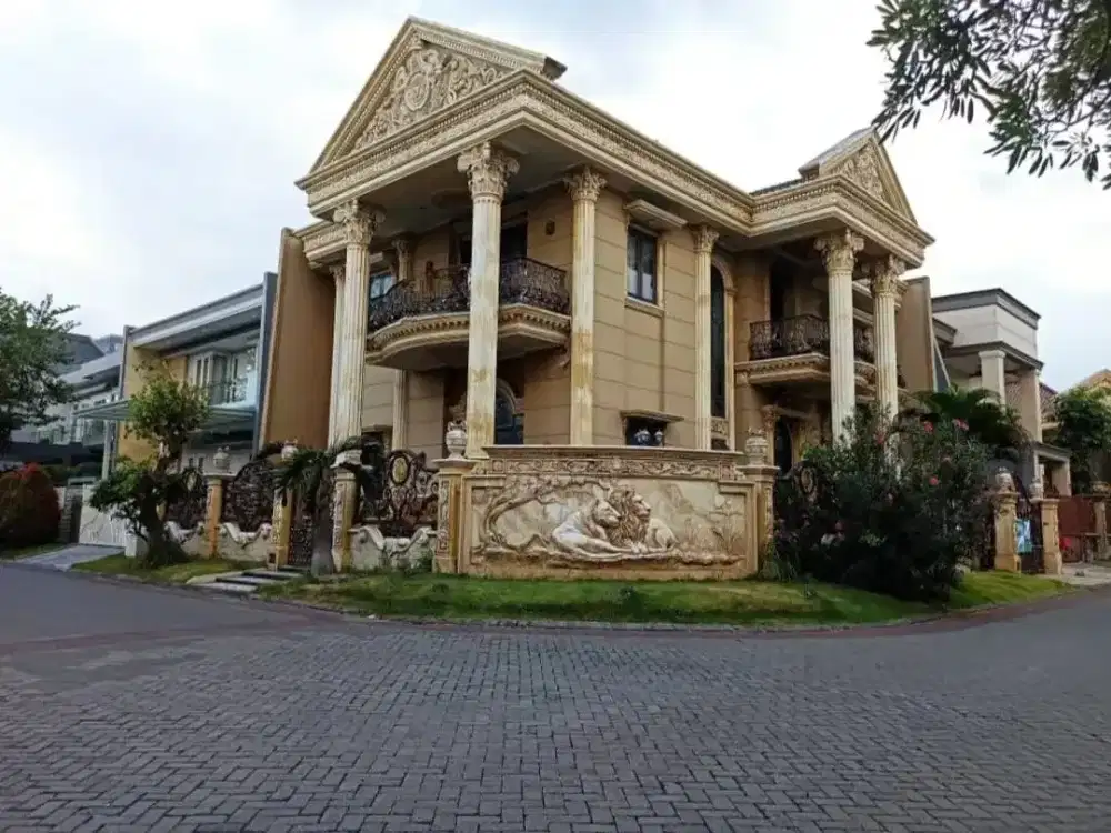 Rumah San Antonio Klasik Mewah Pakuwon City
