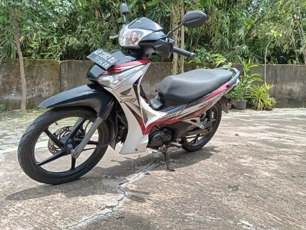 Supra X 125 Helm-in PGM-Fi