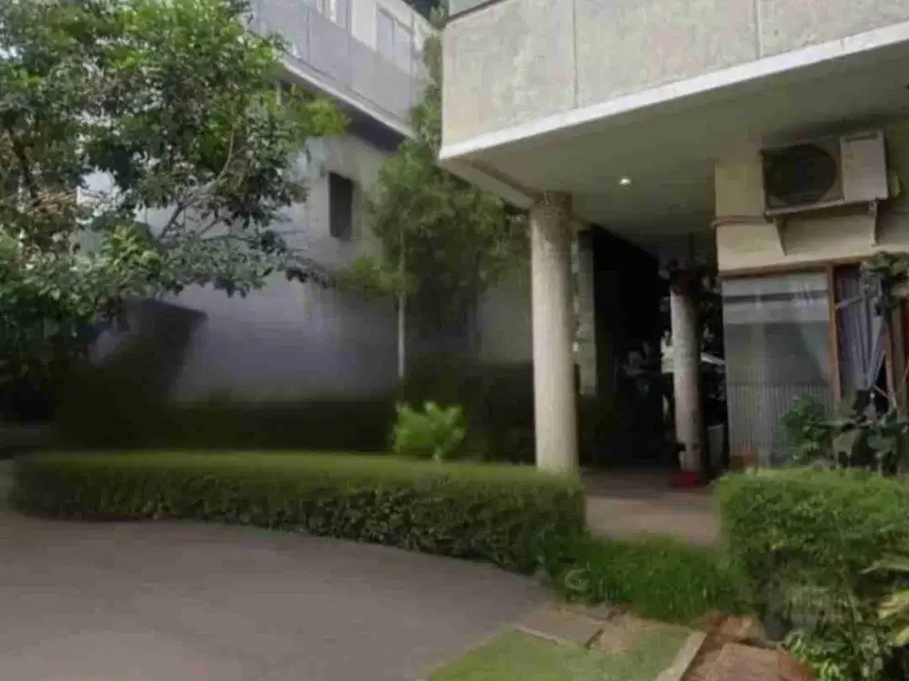Rumah mewah denga Nn swimmingpool di Cilandak Barat dekat dengan mall dan tol harga negotiable