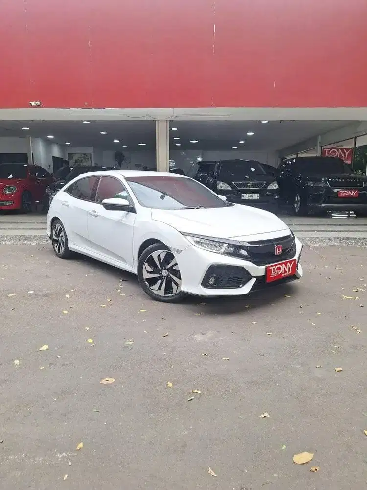 Civic 1.5 Turbo E Hatchback DP 15jt saja 2019 Putih