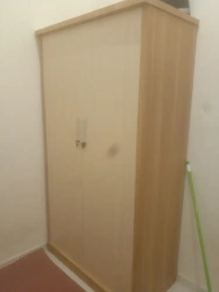 lemari 2 pintu bahan blocteak lapis hpl