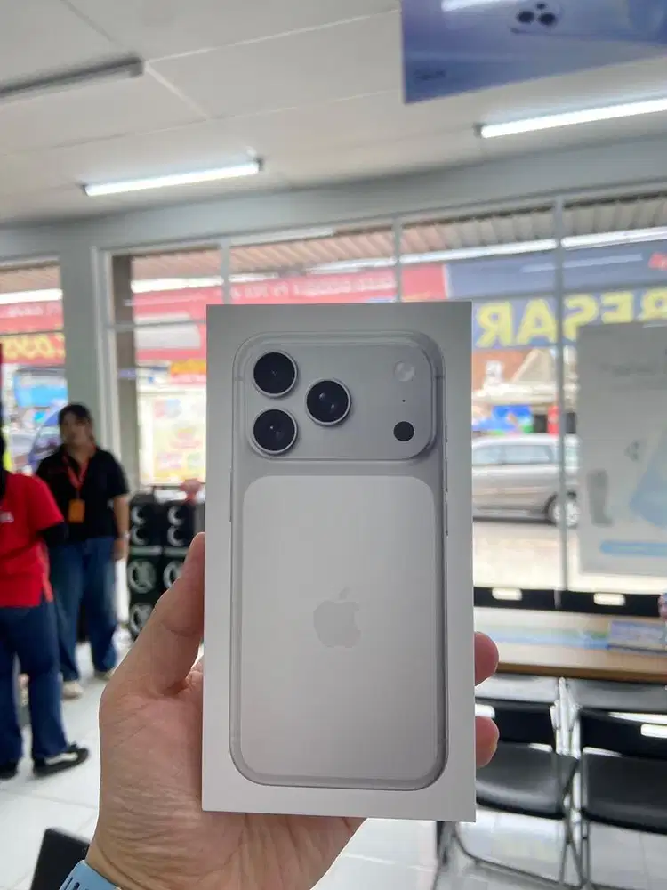 iPhone 17 Pro Silver