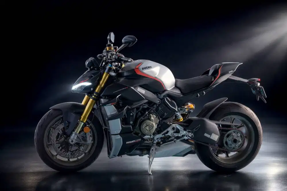 DUCATI STREET FIGHTER V4