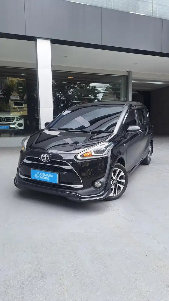 Tpyota Sienta Q CVT 2017