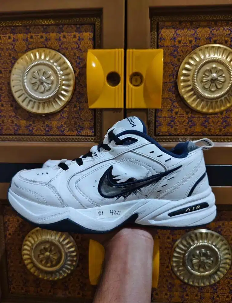 Dijual sepatu Nike Air Monarch Original Size 42,5
