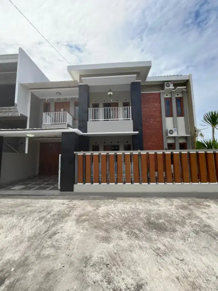Rumah Mewah Dalam Perumahan 15 Menit Ke Kampus UGM
