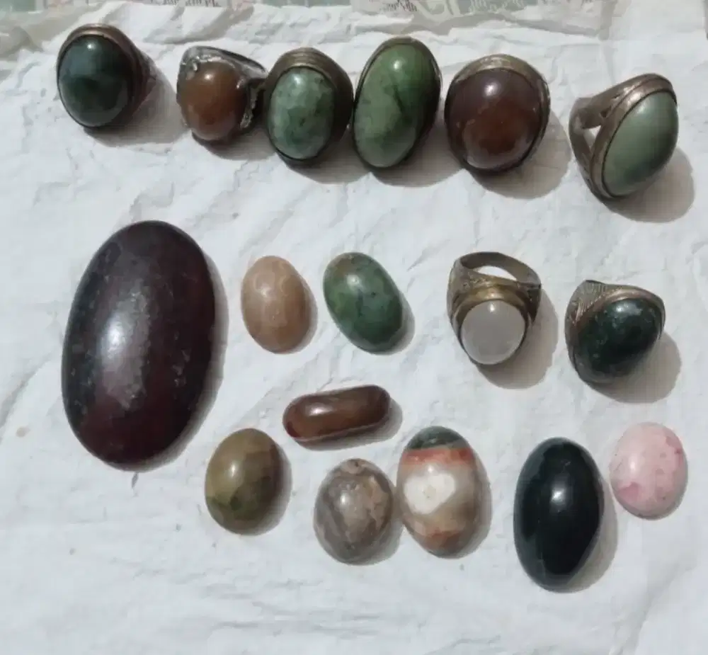 Borongan Batu Akik Poles + Bahan Opal Hitam Mentah