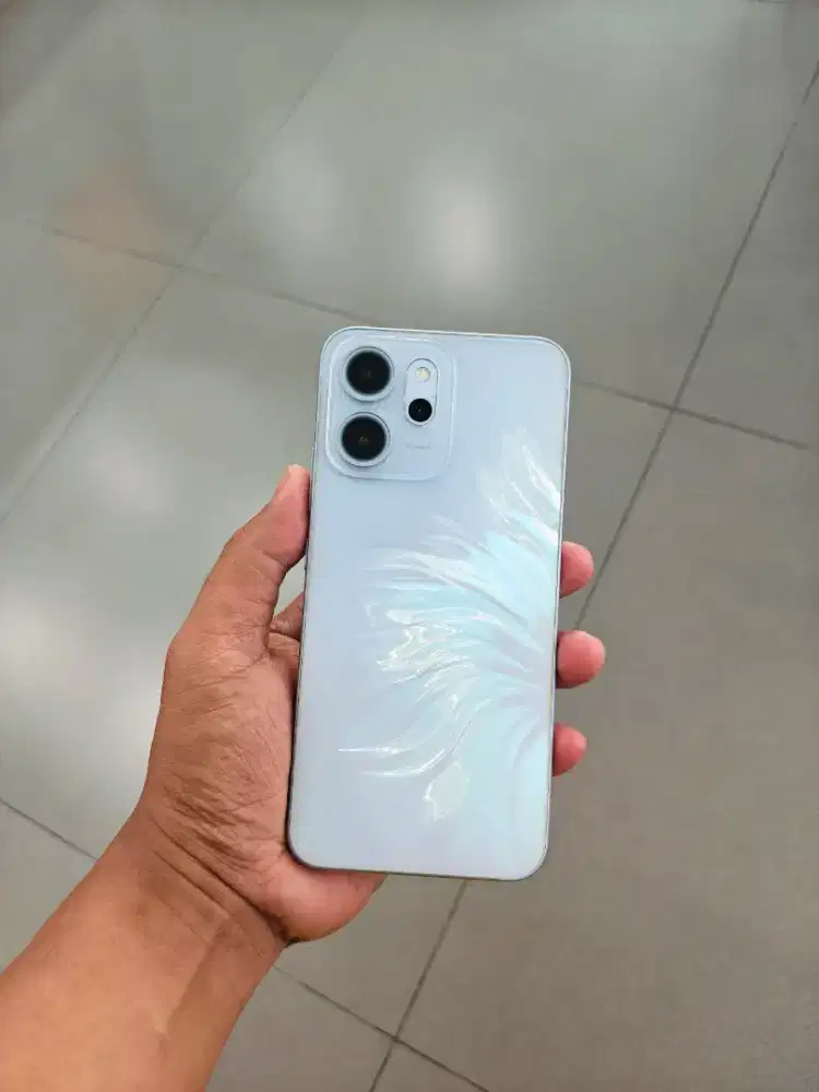 OPPO Reno 14F 5G 8GB/256GB HP + Charger Kondisi mulus nego !!