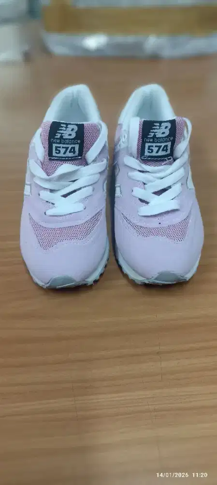 Sepatu new balance 574
