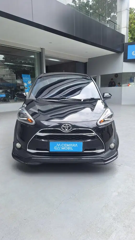 TOYOTA SIENTA Q AT 2017