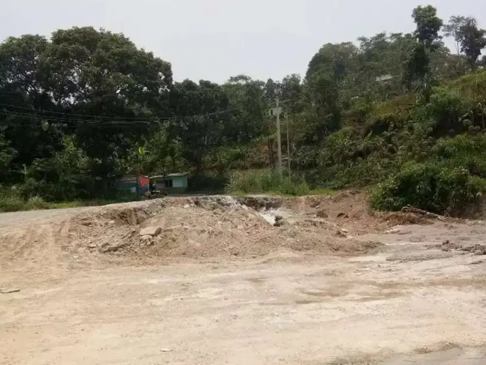 Tanah di Jl. Raya Padalarang (pinggir jalan besar)  harga hit per m2