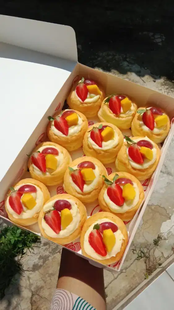 Donat Fruity isi 12