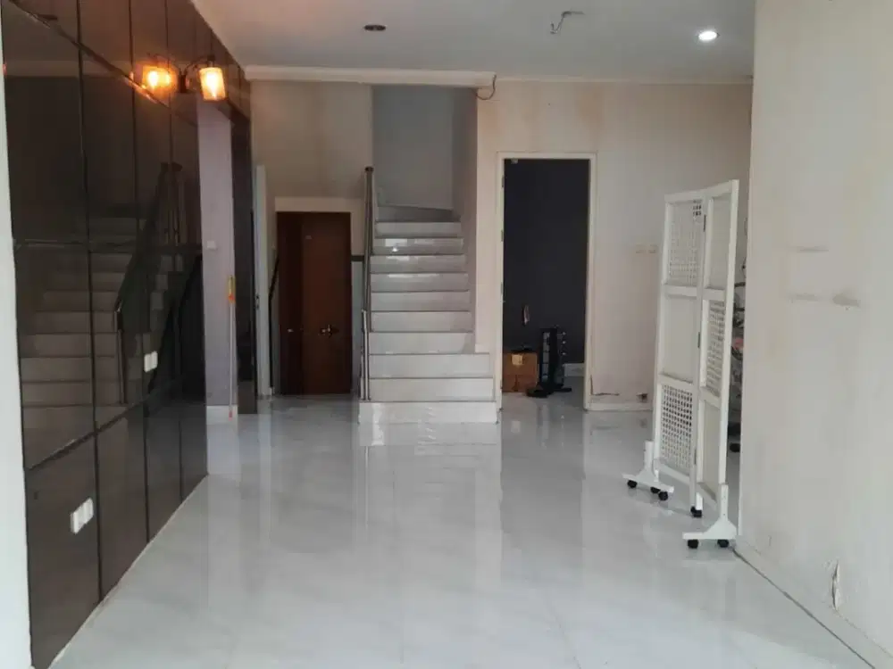 Rumah Hook 2 Lantai Sudah Renovasi di Cluster Harmoni Harapan Indah Bekasi