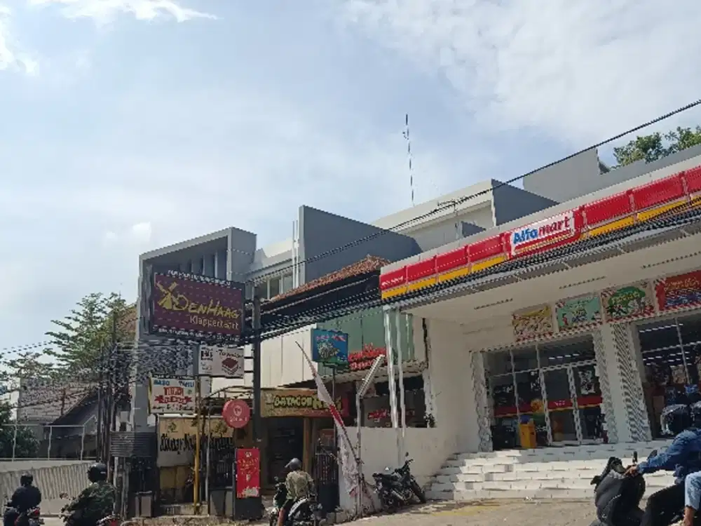 Kebon Kawung (depan Stasiun KA)