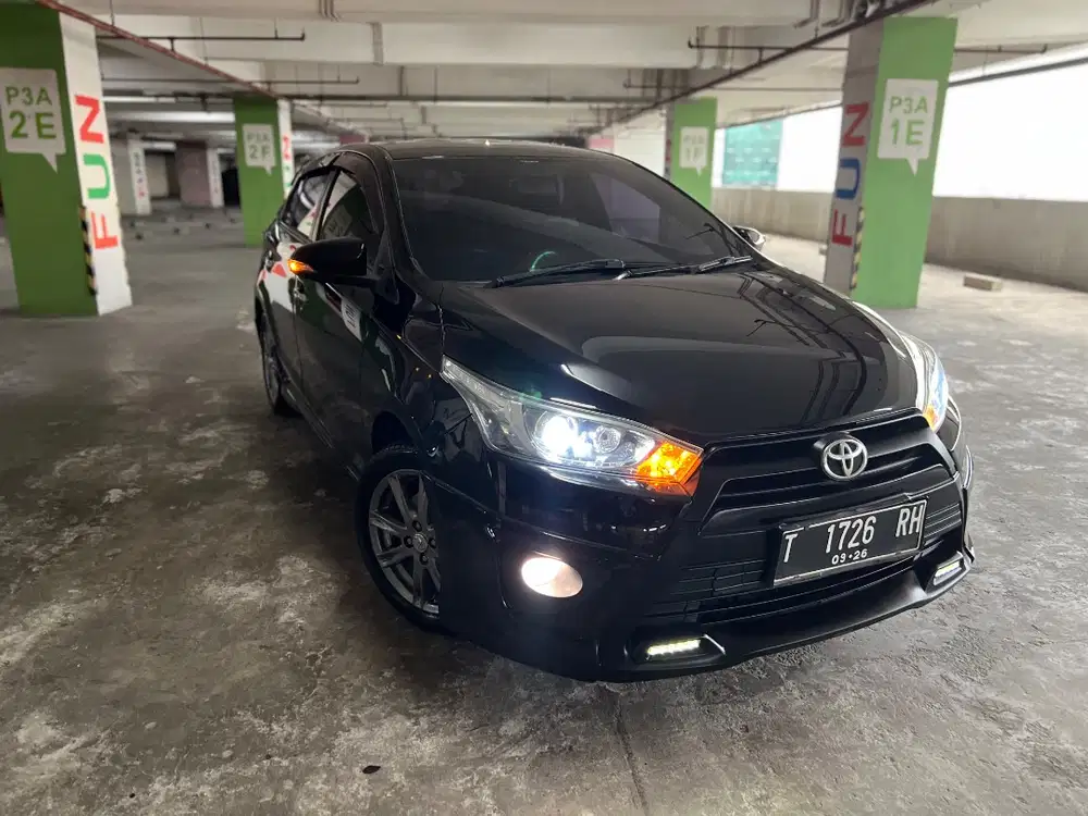 Toyota Yaris S AT TRD 2016 Matic Hitam