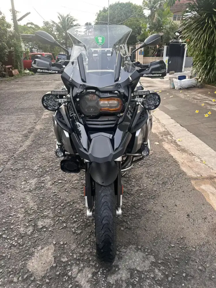 BMW GS 1250 HITAM
