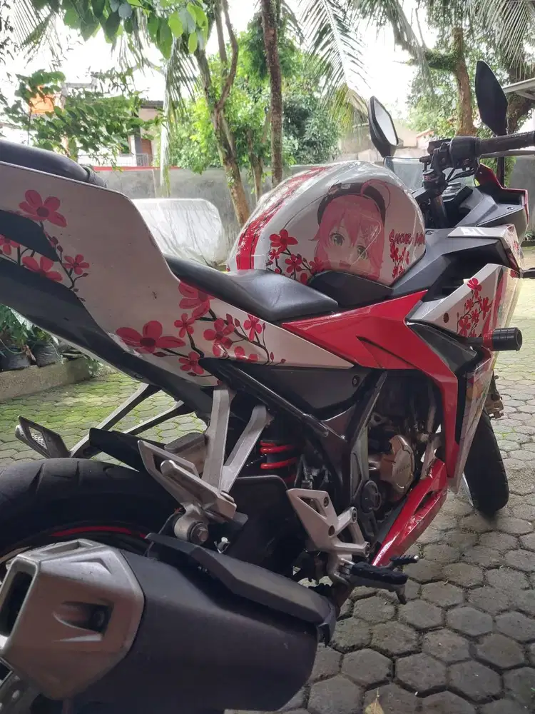 CBR 150R 2017 (Decal Full Body Sakura Miko)