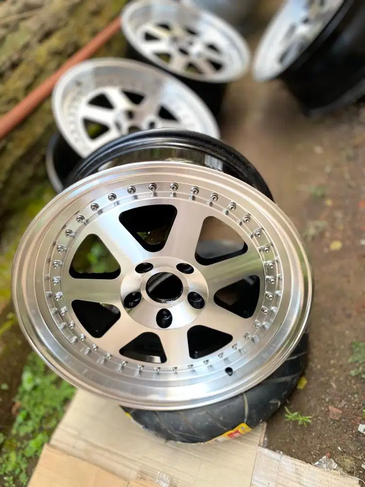 Velg Mugen R17 Pcd 5x114.3