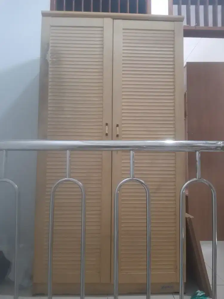 Lemari olympic bekas