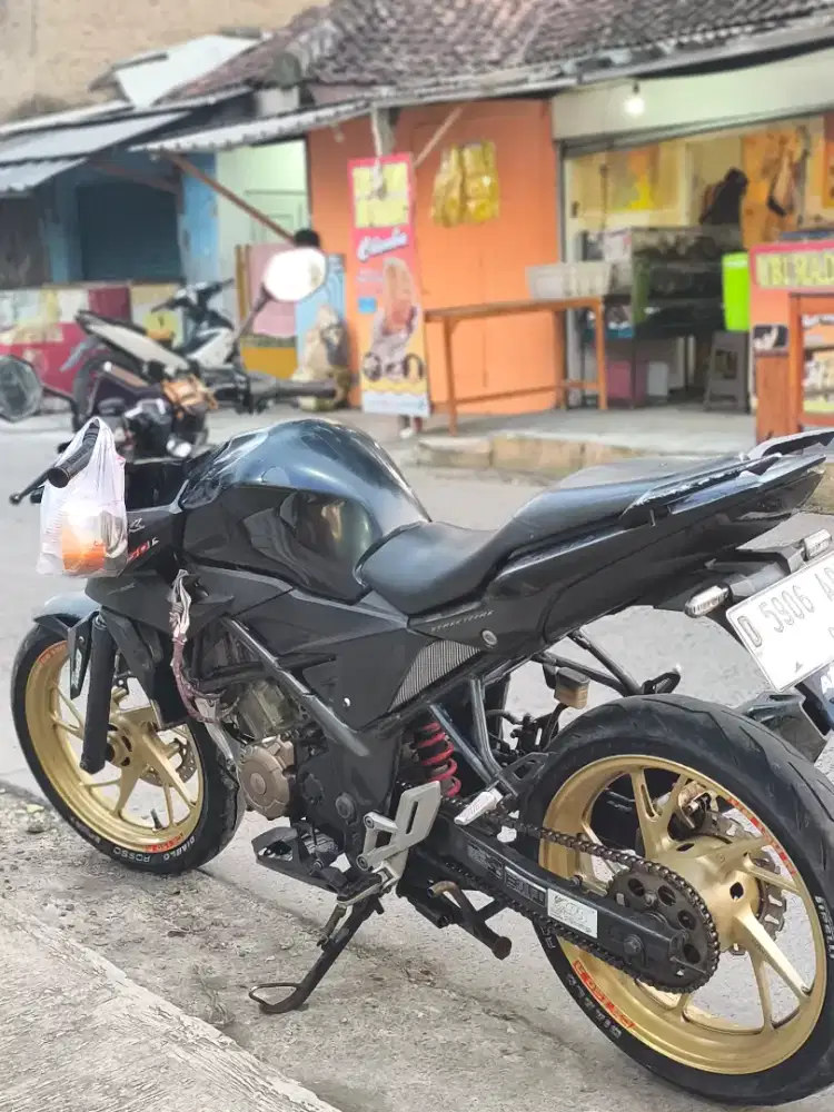 Cb150r new stretfire