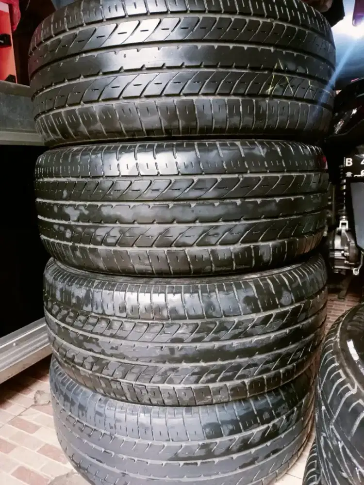 BAN BEKAS TOYO TRANPATH 235/50R18
