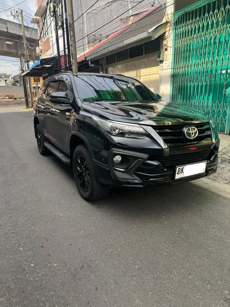 Toyota Fortuner VRZ TRD 2.4 Kick Sensor 2020 Automatic Hitam