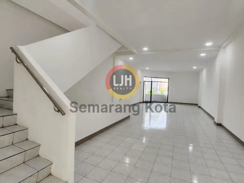 Ruko mewah di jalan MT Haryono