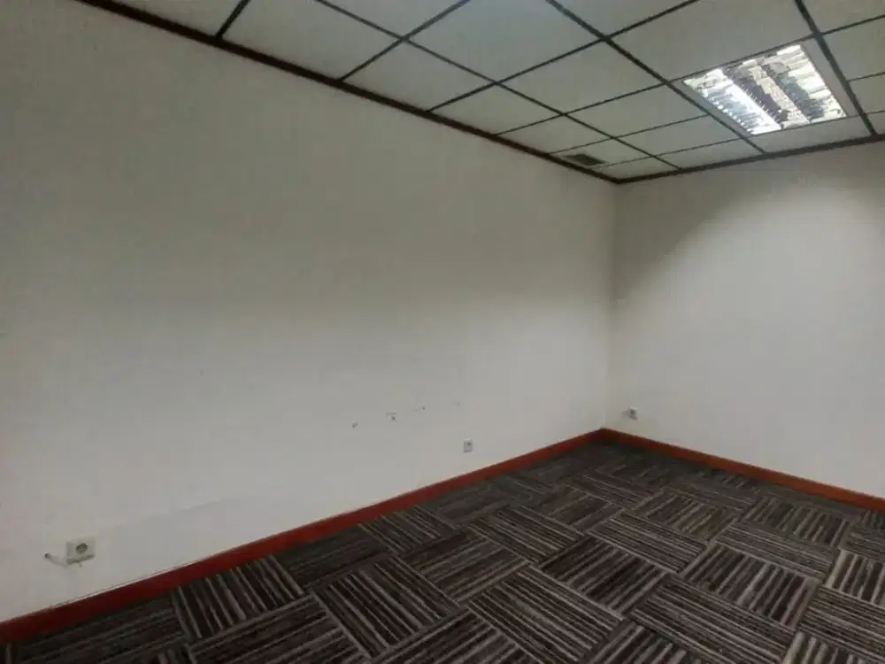 SEWA KANTOR DI  JAKARTA SELATAN  KUNINGAN 48M2  PARTISI 185K NEGO