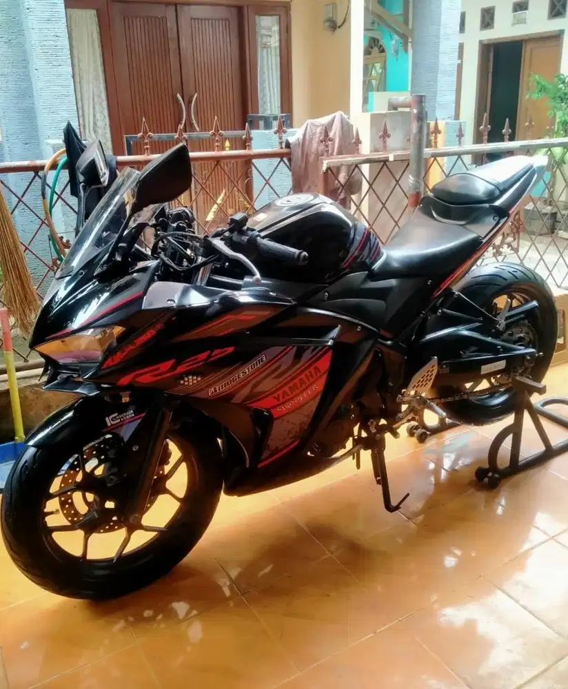 Yamaha R25 2018