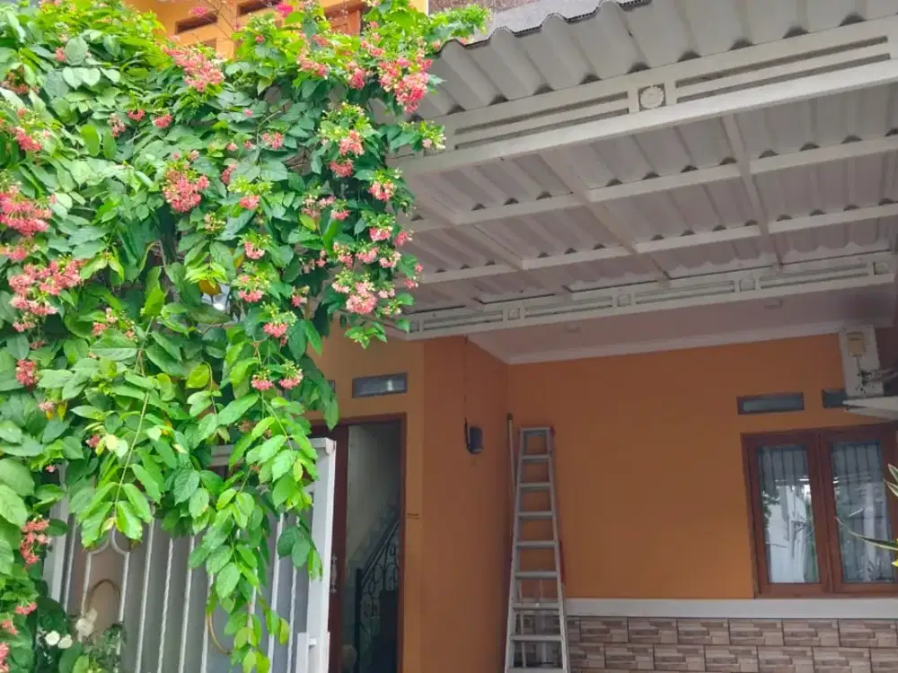 Di Jual Cepat Rumah Siap Huni  ‎Lokasi strategis Dalam Cluster  ‎One Gate sistem