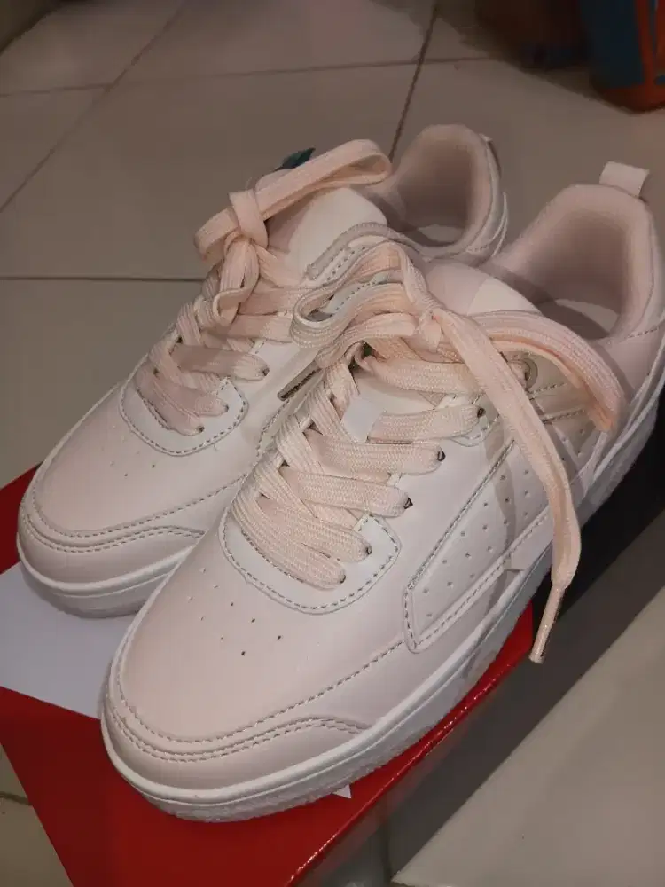 Sepatu Anak Cewek . Airwalk No 36 warna Pink Salem