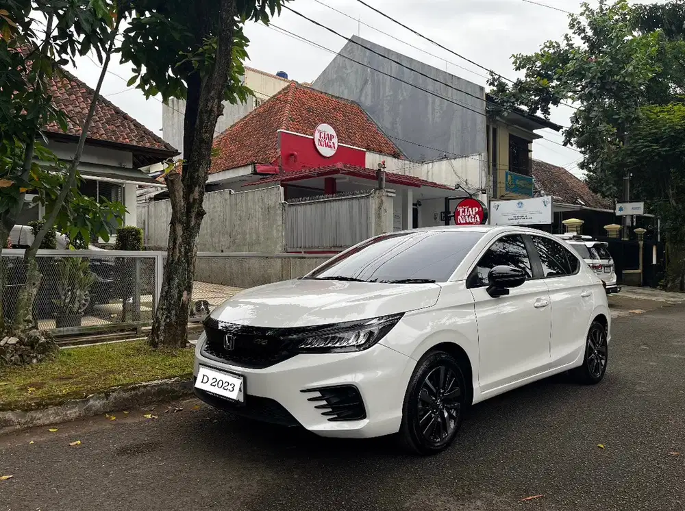 11 Rb | Honda City 2023 Hatchback HB putuh white plat D Bandung Bensin