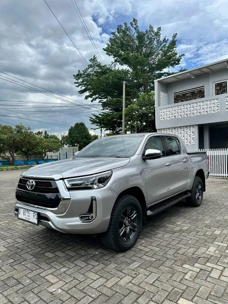 HiLux V 4x4 2022 Automatic Km 25 Ribu atas nama Pribadi