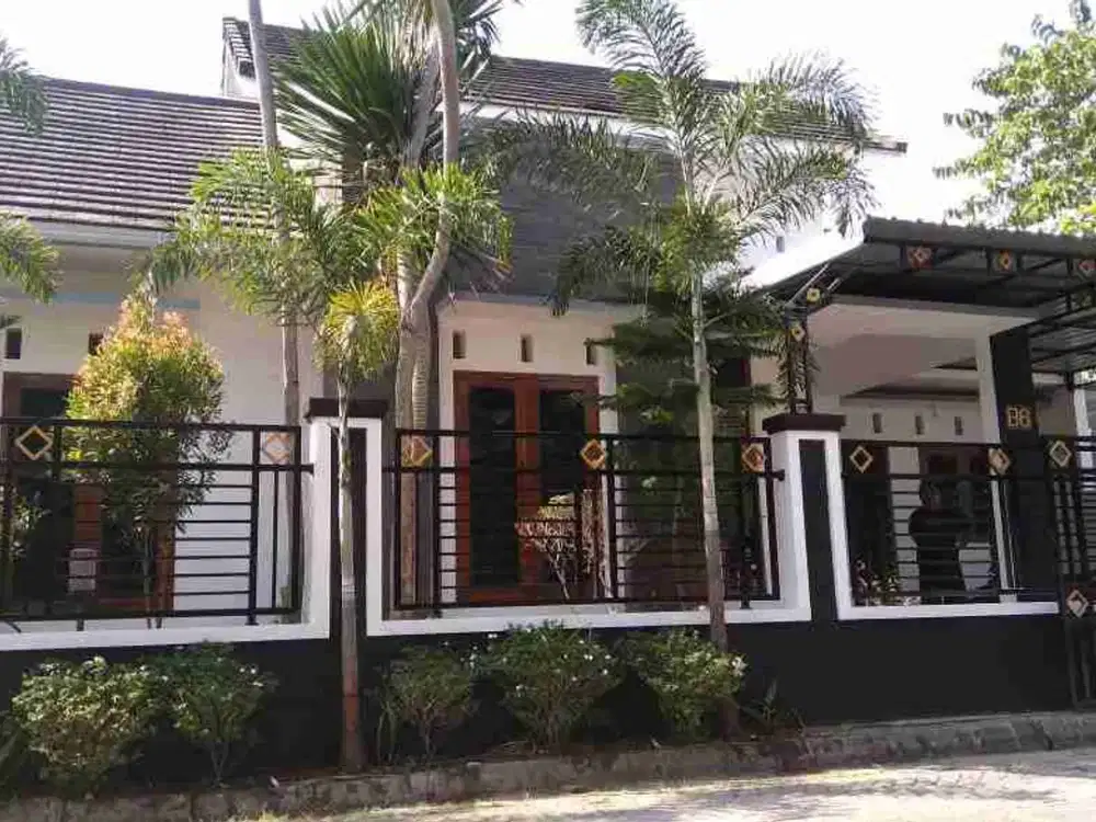 rumah cluster nyaman siap huni tepi jalan raya dekat RS Indriati solo baru