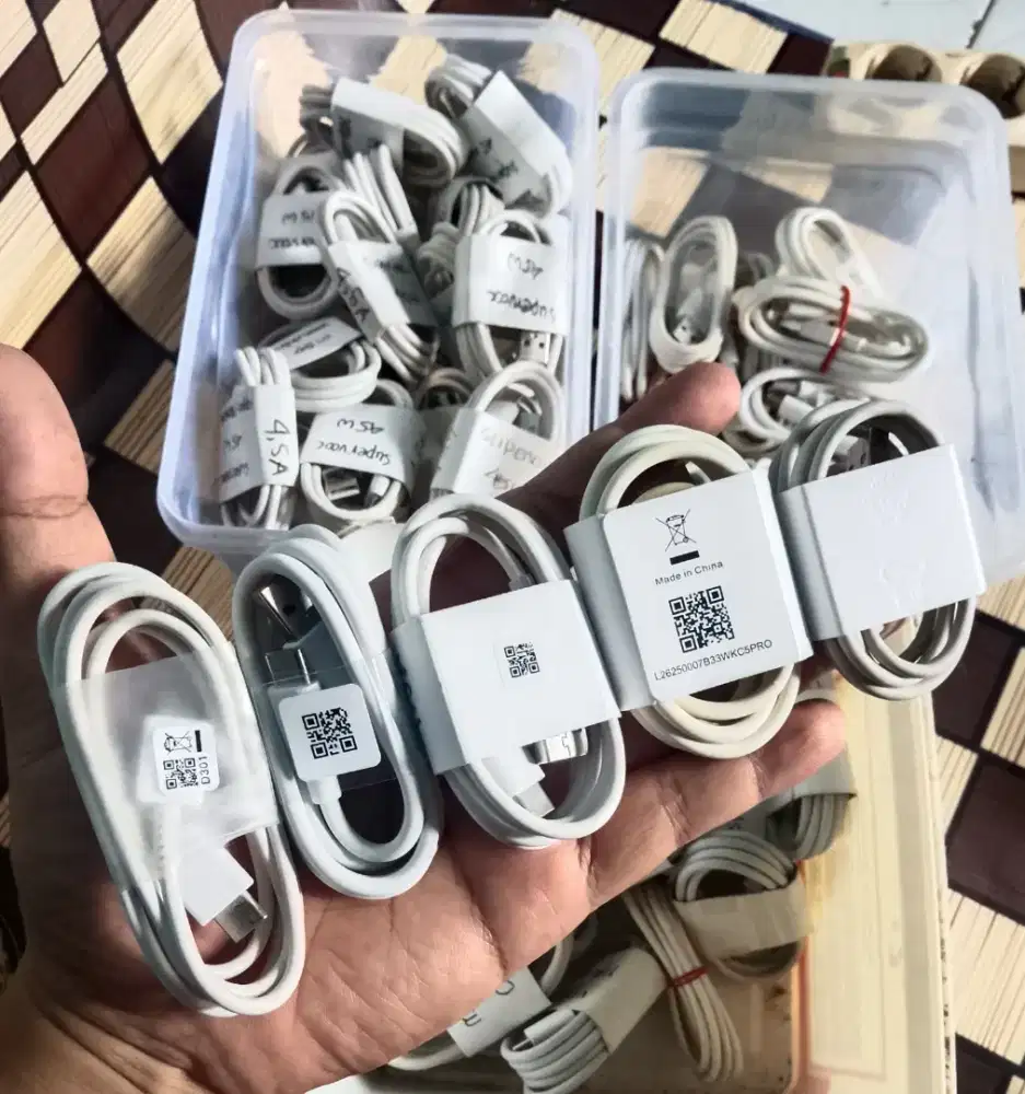 KABEL DATA ORIGINAL TIPE C BAWAAN PABRIK